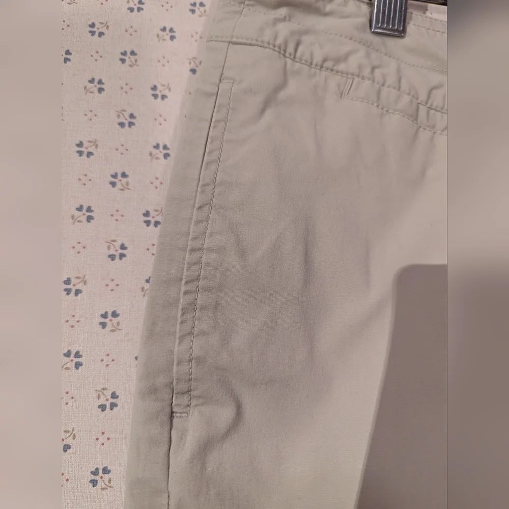 White Sierra 10 Bermuda Shorts Light Tan Women's Hiking Walking Outdoors